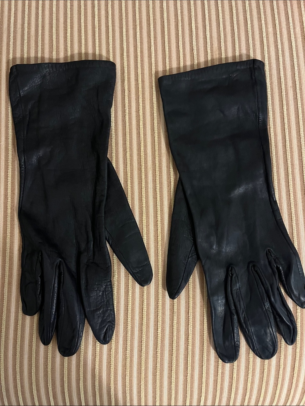 Women's Black Leather Gloves